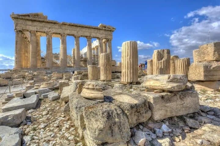 Private local tour of the Acropolis Hill and the New Acropolis Museum