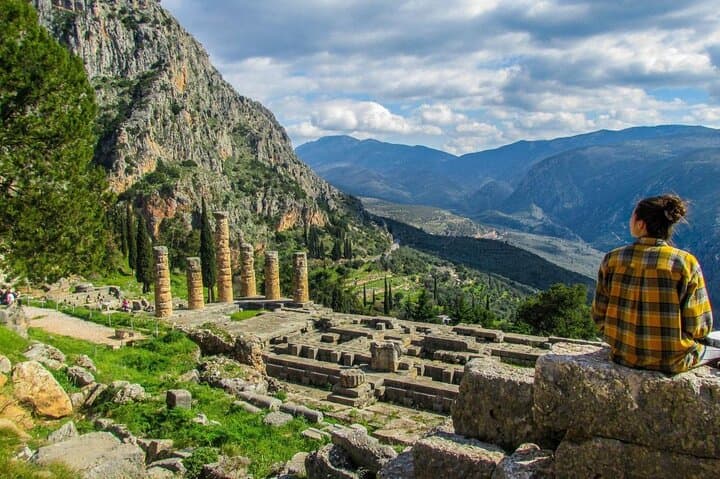 Delphi, Thermopylae, Corycian Cave 300 Spartans Small-Group Tour