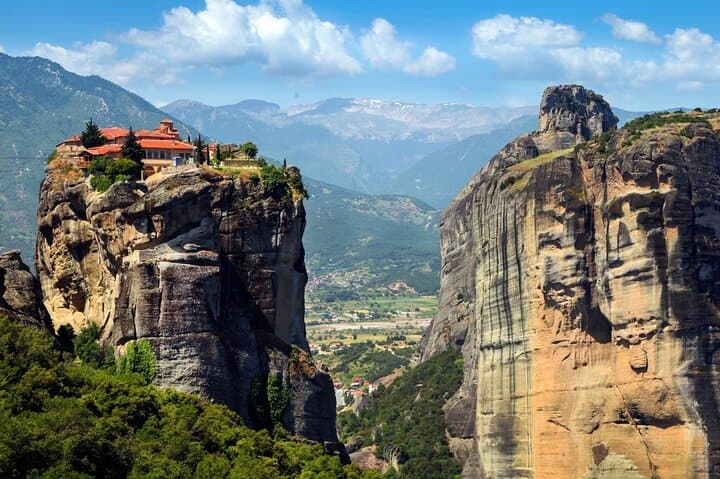 Meteora and Thermopylae Private Tour from Athens