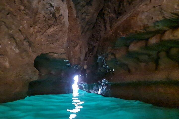 Private Tour Wadi Shab & Sinkhole, Fins Beach Tour – Swim & Hike