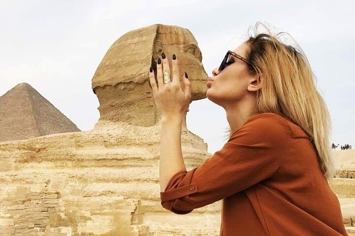 Private Day Tour to Giza Pyramids, Sphinx & Saqqara + Luxury Nile Dinner Cruise