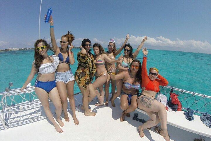 Catamaran Party Boat Cancun