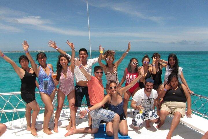 Catamaran Party Boat Cancun