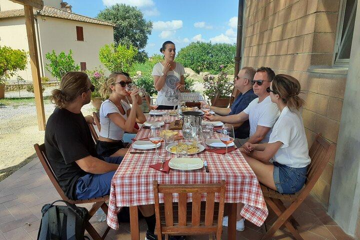 4 Wines & 2 Olive Oils Tasting in Chianti Winery with Tour