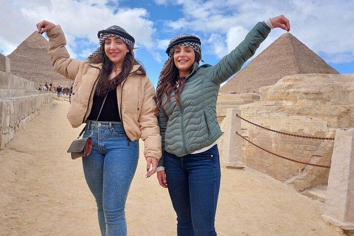 Cairo Private Layover Tour to Giza Pyramids and Sphinx