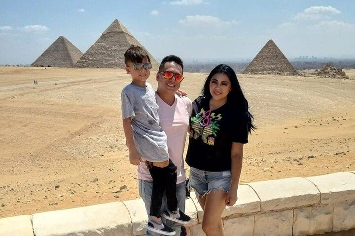 Cairo Private layover tour Giza pyramids, Sphinx and Egyptian museum