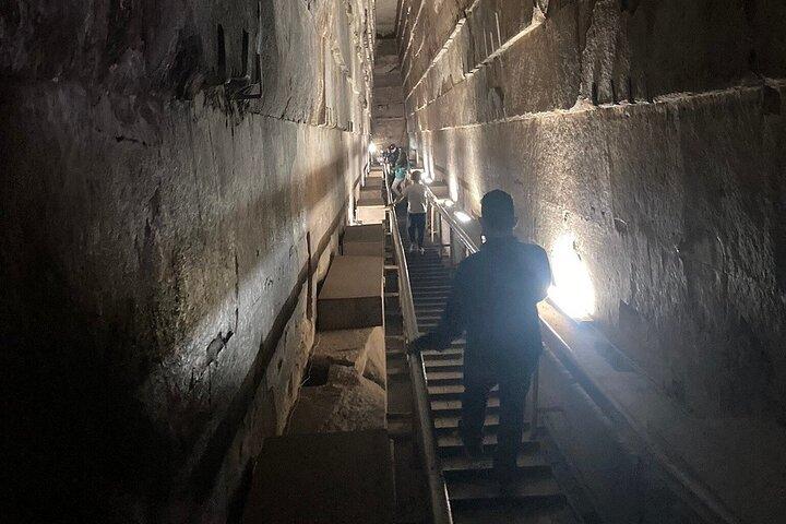 Guided Tour to the Pyramids & Khan El Khalili with Lunch