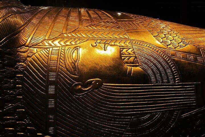 Private Tutankhamun Treasures Tour at Grand Egyptian Museum (GEM)
