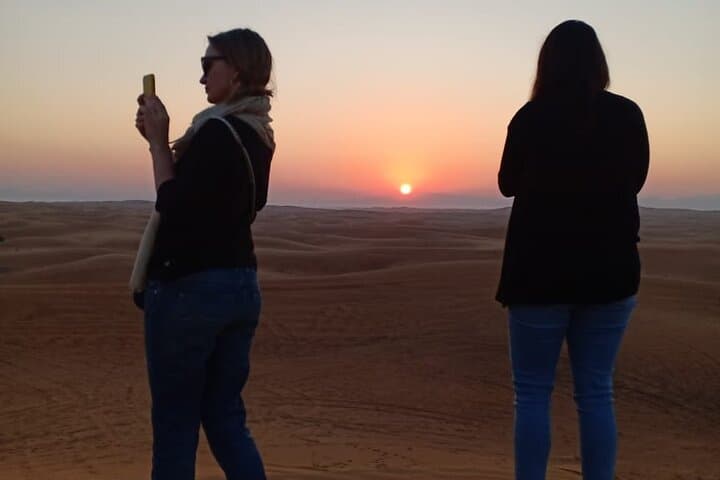 Dubai: Unique SUNRISE 4WD Red Dunes Safari