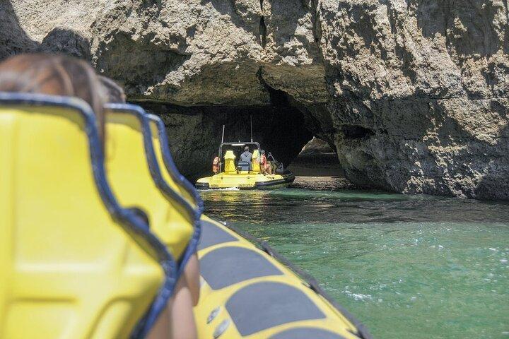 Dreamer Cave and Dolphins Boat Tour with Transport from Albufeira