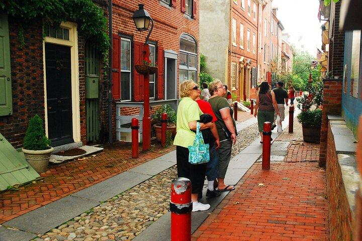 City Sightseeing Walking Tour – Founding Fathers and Mothers