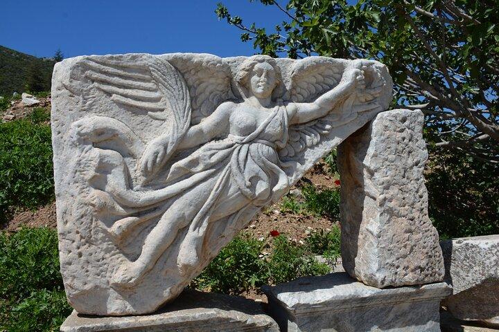 Daily Ephesus and Virgin Mary House Tour with Lunch Included
