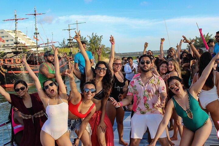 Bonbon Reggaeton Boat Party in Cancun (Adults Only)