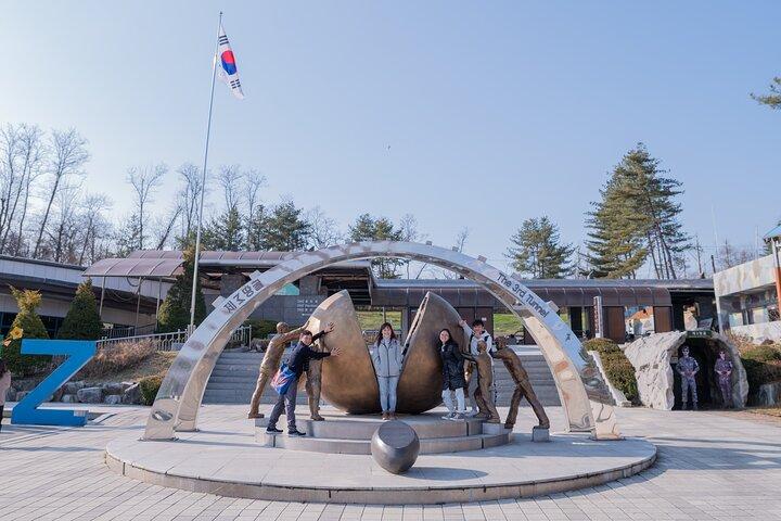 Exclusive Private DMZ Tour & War Memorial Hall or Suspension Bridge(No Shopping)