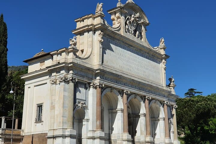 Janiculum Hill Private Tour with Villa Pamphili Gardens & Rome Panoramic View