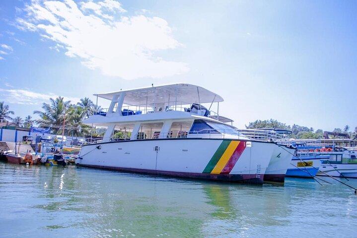Private Boat Rental in the Mirissa Sea, Sri Lanka