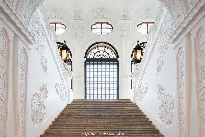 Christmas at Belvedere: 3hr Private Tour of Upper Palace & Market