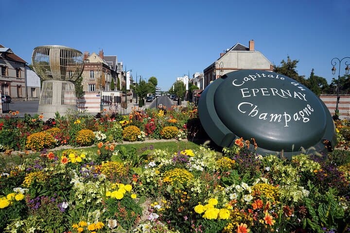Private transfer from Paris or CDG airport to Reims or Epernay