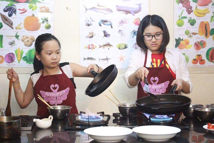Hanoi Cooking Class and Market Tour with Chef Tien