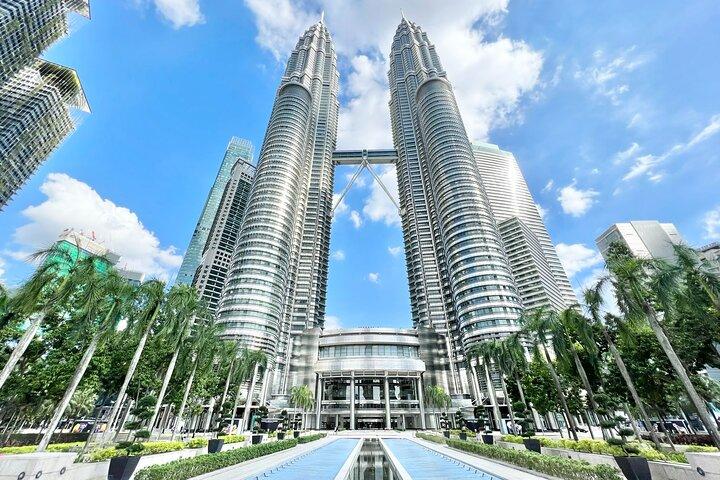 From Singapore: Private Kuala Lumpur / Malacca tour + SKY DINING