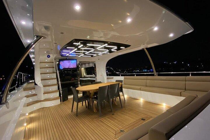 Private Two Hour Luxury Yacht Tour on The Bosphorus