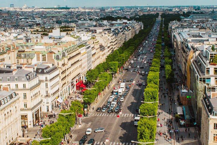 Paris 3-hour Private Tour including Seine River Cruise
