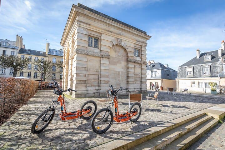 Discover Versailles on electric 2-wheelers (Yes to PRM)