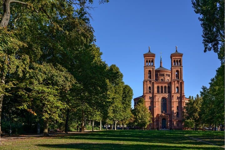 Kreuzberg's Secret Society: Exploration Game and Tour