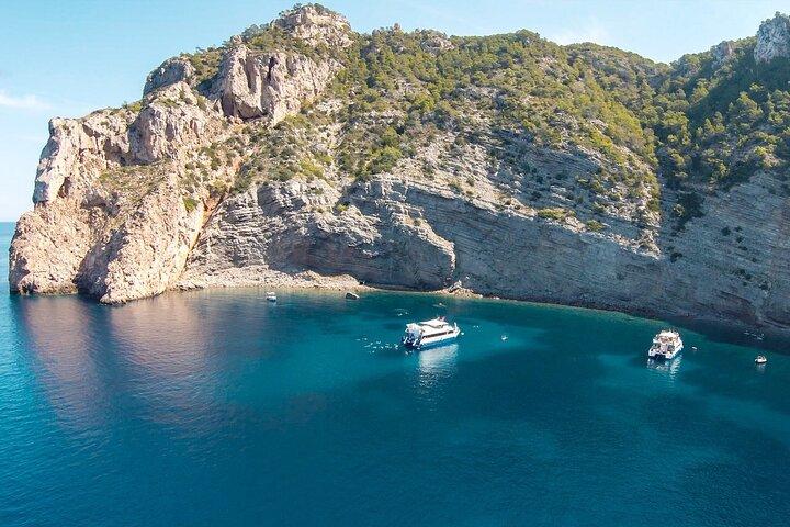 Cala Salada and Unspoiled North Beach Tour. Snorkelling and Aquarium