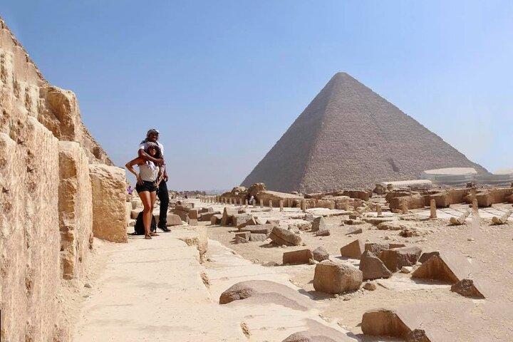 Private Tour Giza pyramids , Sphinx and Egyptian museum with Lunch