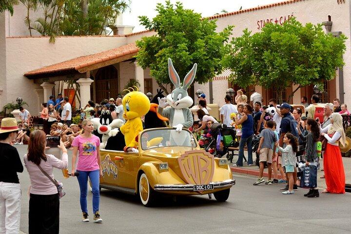 Abu Dhabi City Tour with Warner Bros World Ticket From Dubai