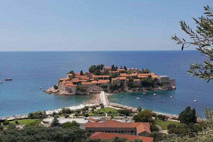 Private Transfer from Budva to Podgorica Airport and city
