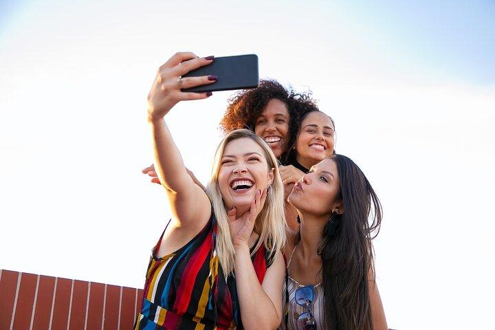 Bangkok Selfie Expert Tour: Little India, Wat Traimit & Wat Pho