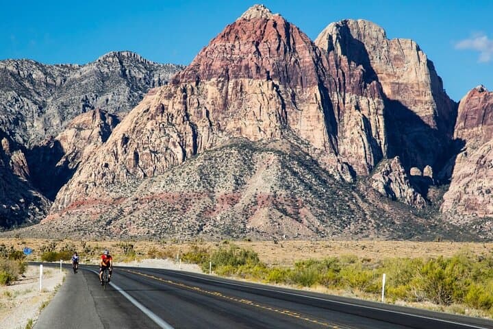 Mojave Desert, Red Rock Sign, Seven Magic Mts