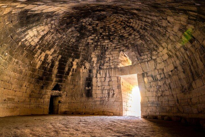 One Day Spanish Guided Tour in Corinth Canal Mycenae Nafplion