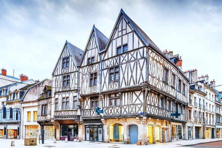 Private transfer from Paris city or CDG to Dijon or Beaune