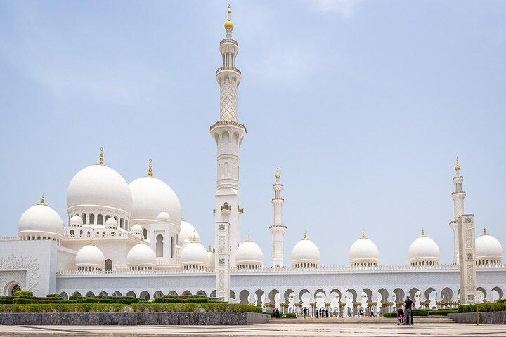 Private Half-Day Tour To Sheikh Zayed Grand Mosque & Louvre Museum in Abu Dhabi