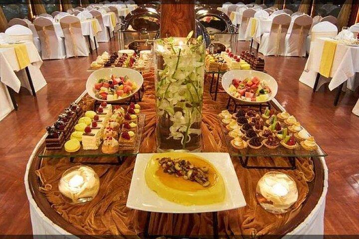 2-Days Private Tour: Downtown Dubai and Desert Tour with Pick Up