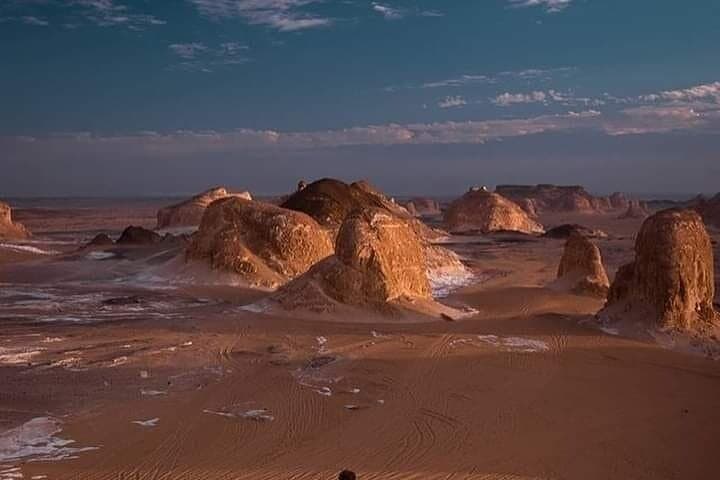 4 Days White Desert and Bahariya Oasis Tour