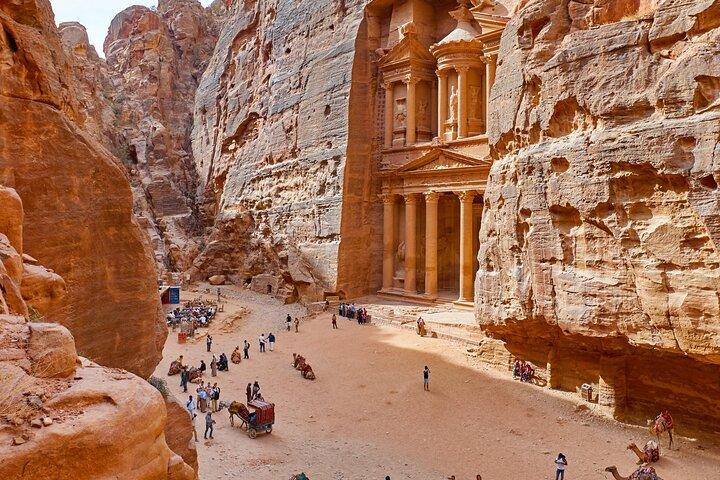 4-Days Tour of Jerash, Petra, Wadi Rum & Dead Sea from Amman