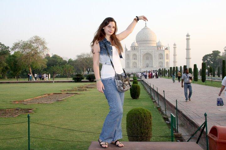 Private Taj Mahal and Agra Full-Day Tour From Jaipur