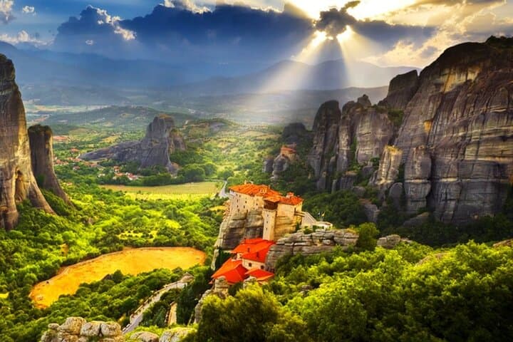 A unique day private tour to Meteora Monasteries from Athens