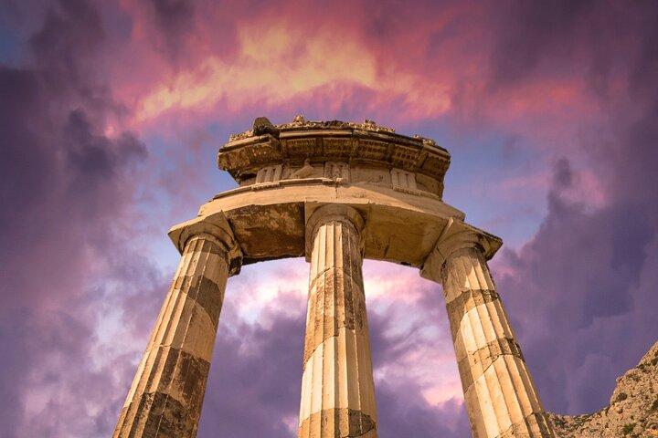 Full-Day Private Arachova and Delphi Tour from Athens
