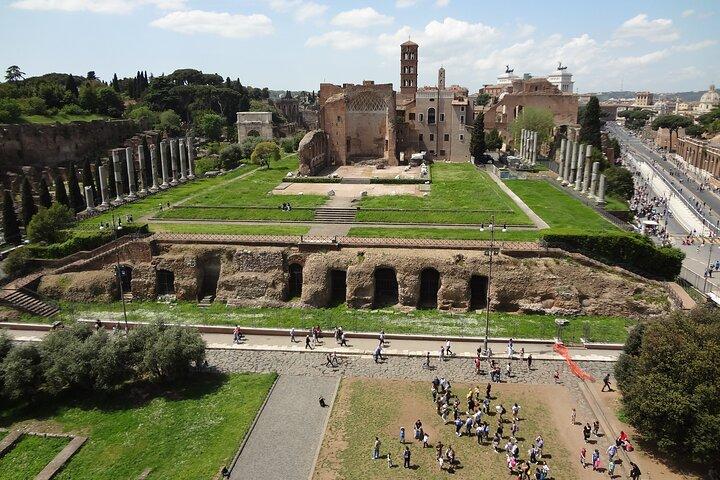 Rome Colosseum Tour with Roman Forums and other Famous Must-See Ancient Sites