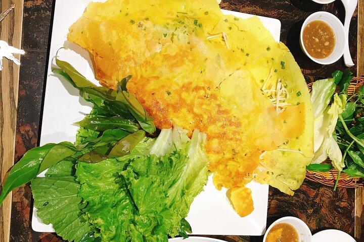 Eat Like a Local: Saigon Michelin-selected Street Food by scooter
