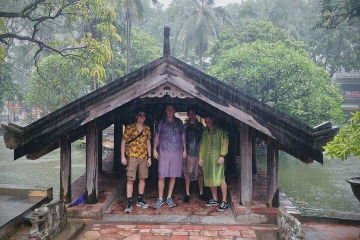 Duong Lam ancient village - Thay Pagoda - Van Phúc silk