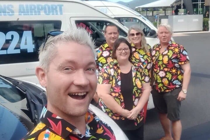 AIRPORT TRANSFER between Cairns Airport & Port Douglas (6am-5pm)
