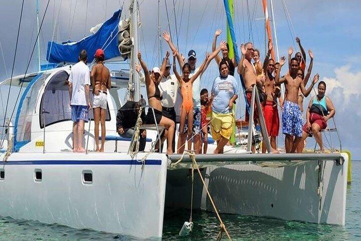 Catamaran, BBQ, Ile Gabriel , Ile Plate ,Coin de Mire