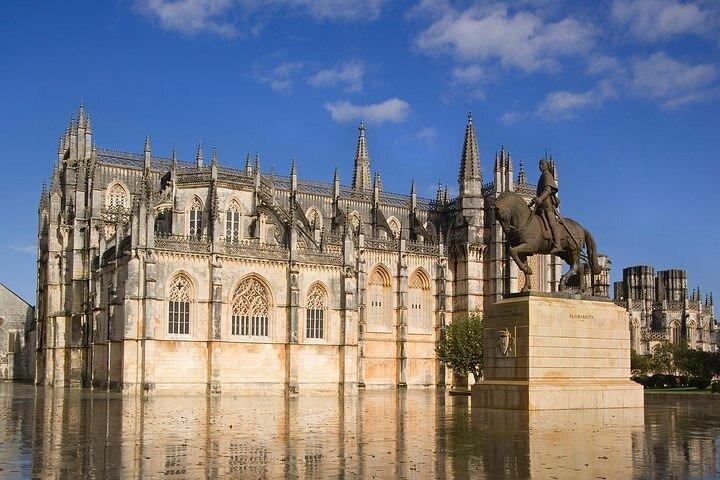 Fátima, Batalha and Nazaré Full Day Private Tour from Lisbon