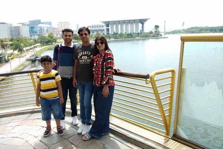 Kuala Lumpur City to Malacca City EN-ROUTE Putrajaya City Tour